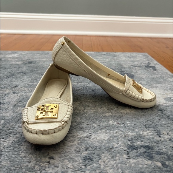 Tory Burch Leather Whipstitch Trim Loafers, Women’s 8M, Bone - Picture 2 of 15